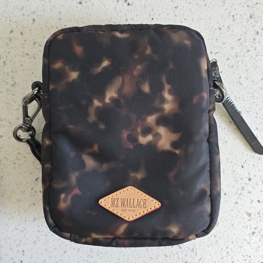 SOLD ♡ | Tortoise Crossbody - Picture 9 of 13